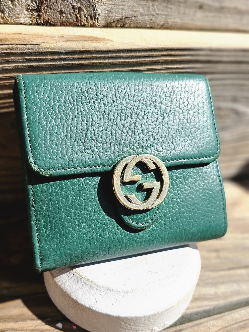Gucci Interlocking G Leather bifold wallet. - Picture 2 of 6